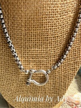 Alquimia Silver-Tone Heavy Link Necklace with Shackle Pendant